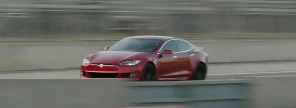 Tesla показала небывалые возможности своего нового электромобиля