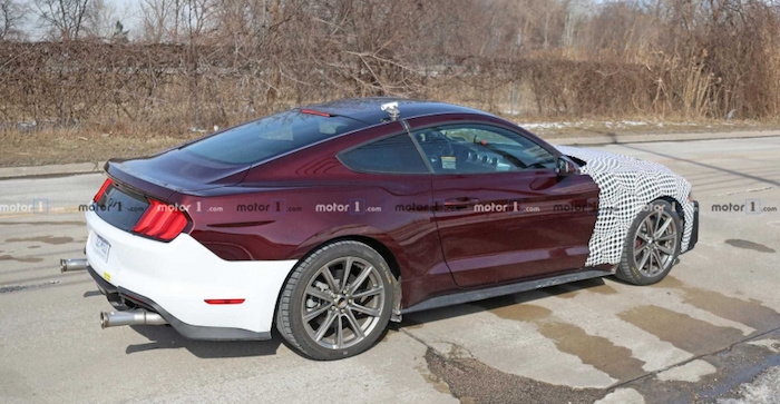 Гибридный Ford Mustang выехал на первые тесты
