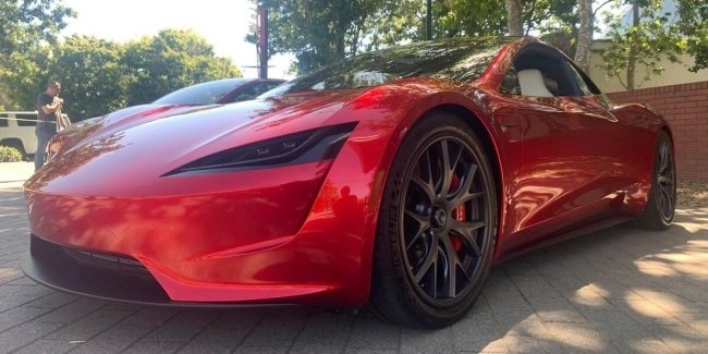Базовый Tesla Roadster будет разгоняться до 96 км/ч за 2,1 сек
