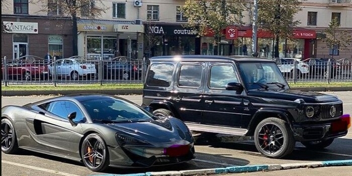 Роскошная украинская парковка: суммарная стоимость машин более 16 миллионов