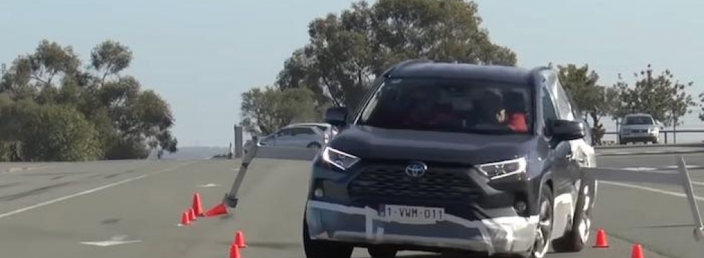 Toyota RAV4 успешно пересдал «лосиный» тест