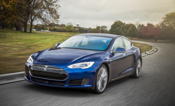 Компания Tesla устанавливала на модели непроверенное ПО