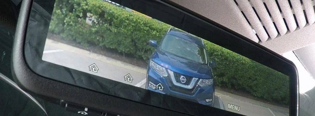 Марка Nissan представит автомобиль с «умным» зеркалом заднего вида