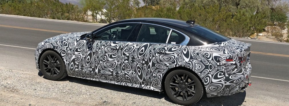 Обновленный Jaguar XE выехал на тесты