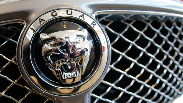 Компания Jaguar Land Rover подала в суд из-за копирования их модели