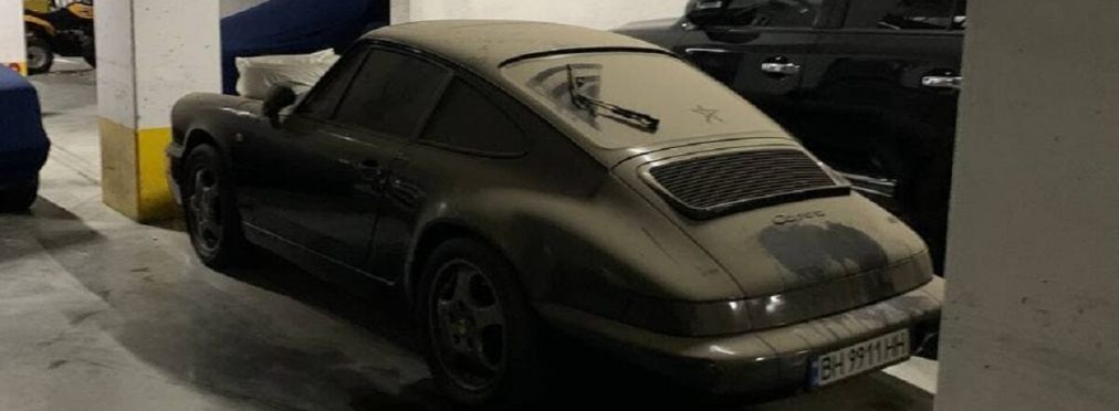 В Украине нашли заброшенный спорткар Porsche