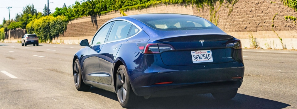 Компания Tesla начала «бесконтактную» продажу электрокаров
