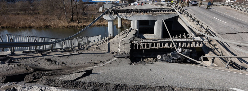 Разрушенный мост возле Киева восстановят с помощью временной переправы