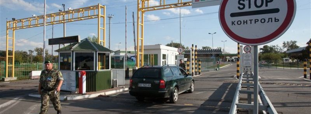 Украина приостановила пропуск автотранспорта в Крым