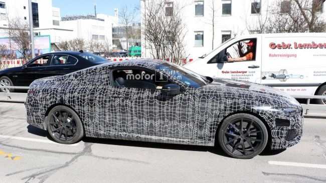 Роскошные BMW 8-й серии замечены на тестах