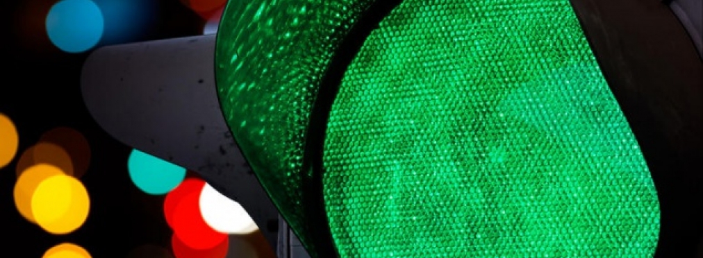 Как проехать на зеленый сигнал 240 светофоров подряд