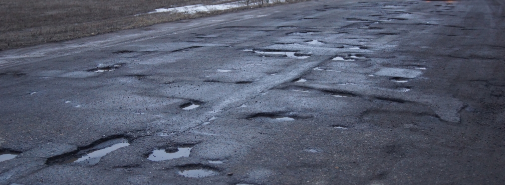 Как воруют деньги на ремонте украинских дорог: полиция разоблачила схему