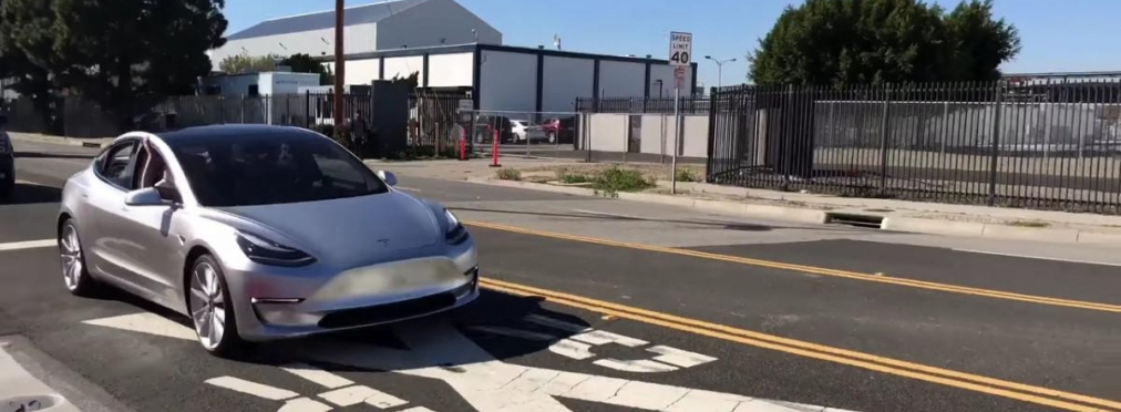 «Испытания дорогой»: тест-драйв Tesla Model 3