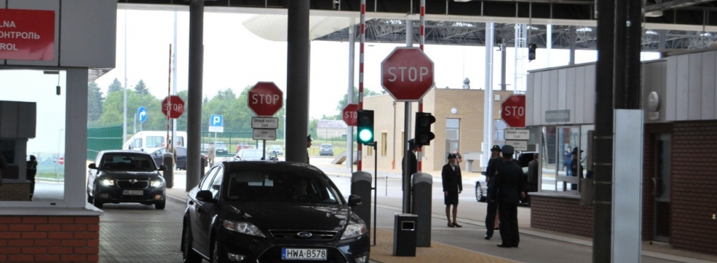 На границу с Польшей вернулись многокилометровые очереди из автомобилей