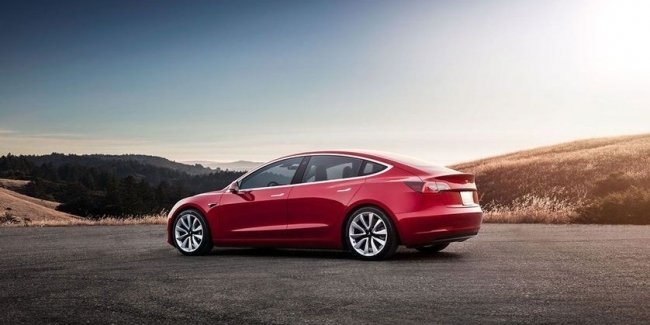 Tesla Model 3 проехала 830 километров на одном заряде