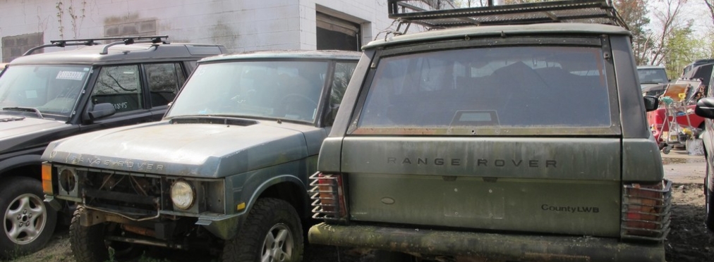 Коллекцию из 16 поросших мхом Range Rover продают по цене половины нового
