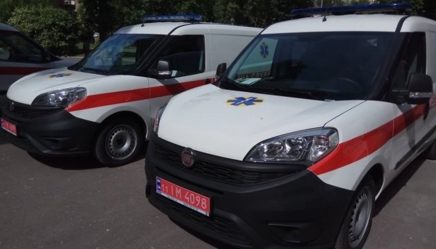 Германия подарила Украине санитарные автомобили