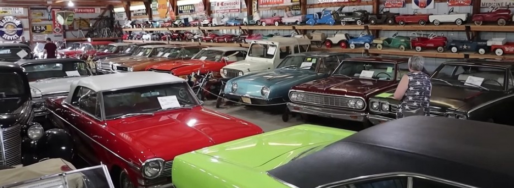 Одна из самых больших коллекций автомобилей в мире будет выставлена на продажу (фото, видео)