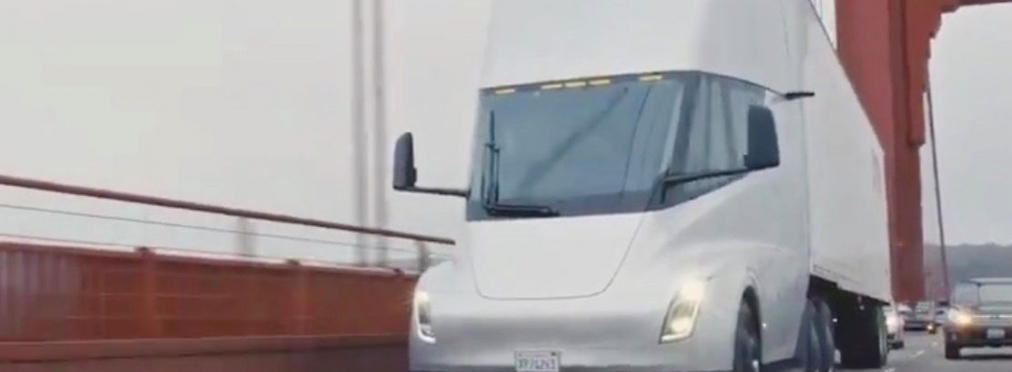 Грузовик Tesla Semi проехал по мосту Золотые Ворота в Сан-Франциско