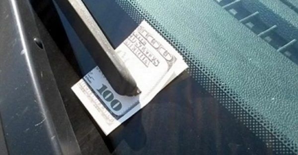 Как угнать автомобиль с помощью 100 долларов