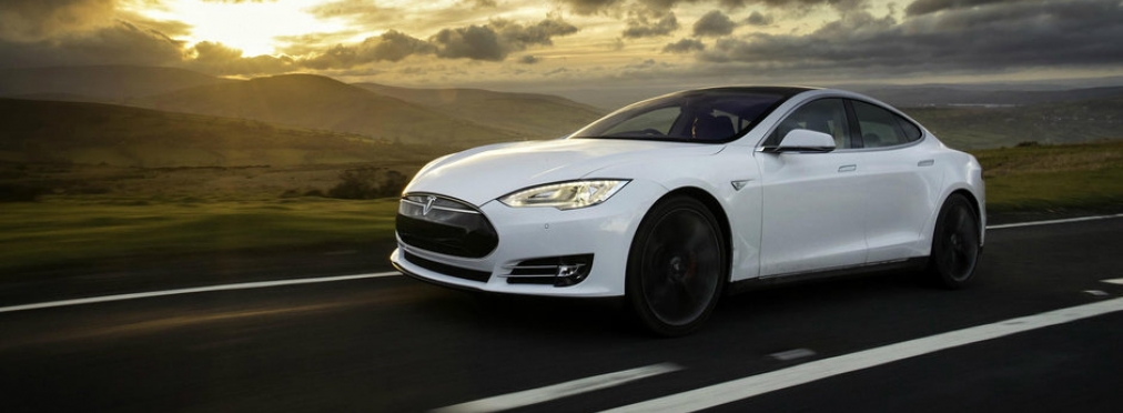 Канадцу доставили «порванный» электромобиль Tesla