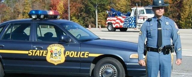 В США обнаженная женщина угнала полицейский автомобиль
