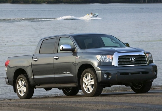 Toyota Tundra показала неожиданный результат на crash-test IIHS