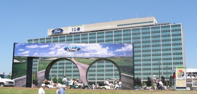 Компания Ford срочно отзывает почти 120 тысяч машин