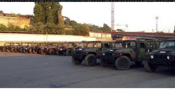 В Украину прибыла новая партия армейских Hummer