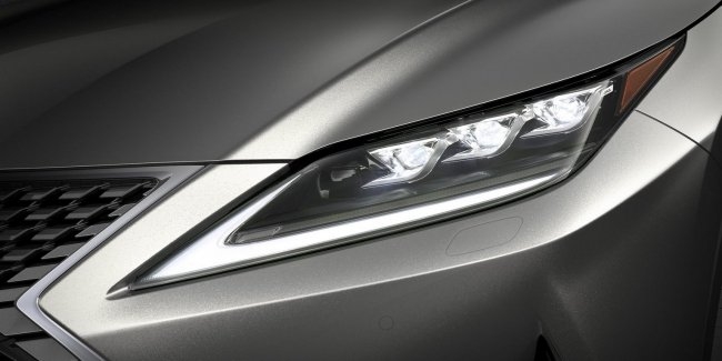 Lexus выводит освещение дороги на новый уровень