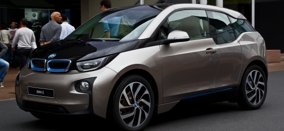 В BMW не будут утилизировать отслужившие батареи от электрокара i3
