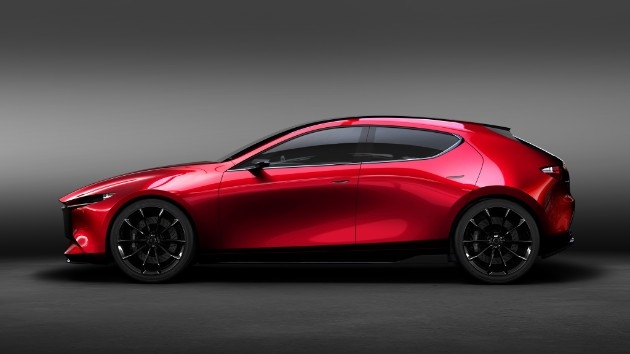 Mazda анонсировала премьеру «тройки» нового поколения
