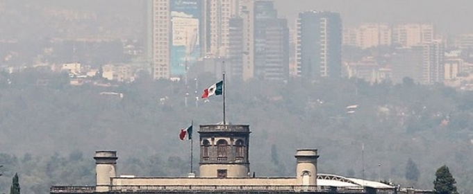 Из-за экологического кризиса на улицы столицы Мексики не выехало два миллиона автомобилей