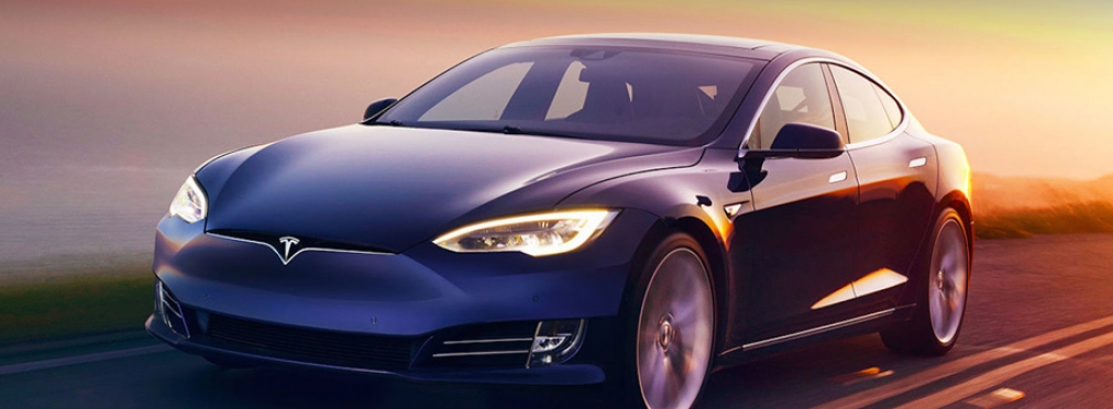 У Tesla развалилась подвеска при движении по автобану на скорости 200 км/ч. (фото)