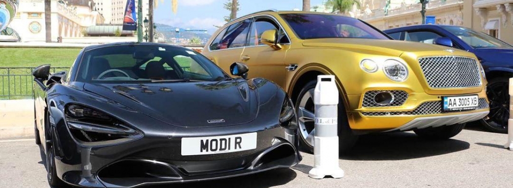 В Монте-Карло заметили позолоченный Bentley на украинских номерах