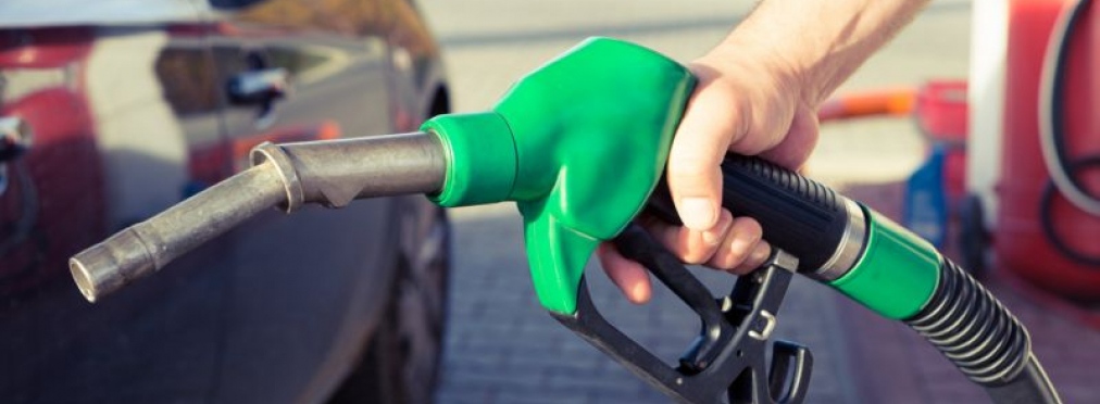 Заправка автомобиля позволит избежать коррозии на металлическом бензобаке