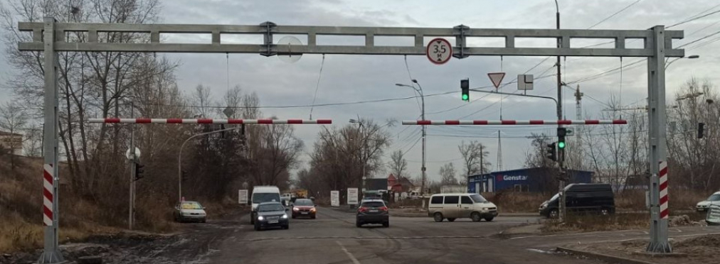На въезде в Киев установили еще одни ворота – для чего они нужны