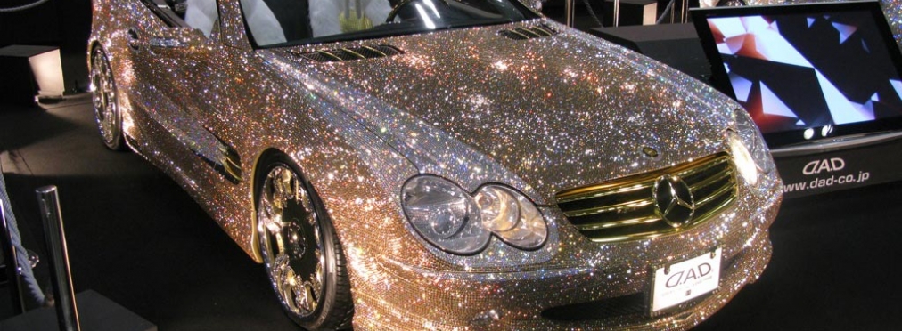По-богатому: Mercedes, украшенный камнями Swarovski был одобрен на автошоу в Токио