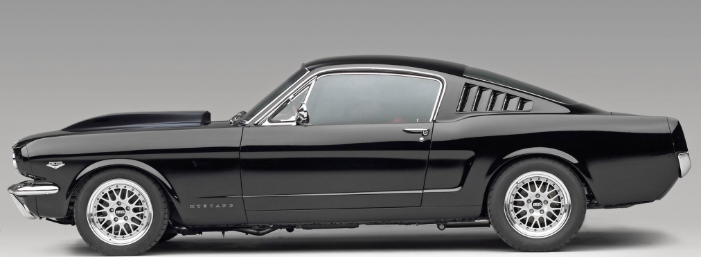 Ford приготовил рождественскую серию Mustang