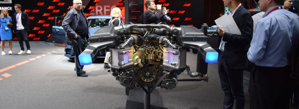 Mercedes-Benz представил в Женеве новый двигатель для GT-R
