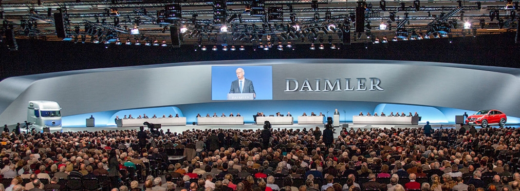 Акционер концерн Daimler потребовал разрешения ходить голым