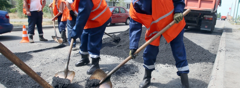В Украине изобрели «оригинальный» способ ремонта дорог