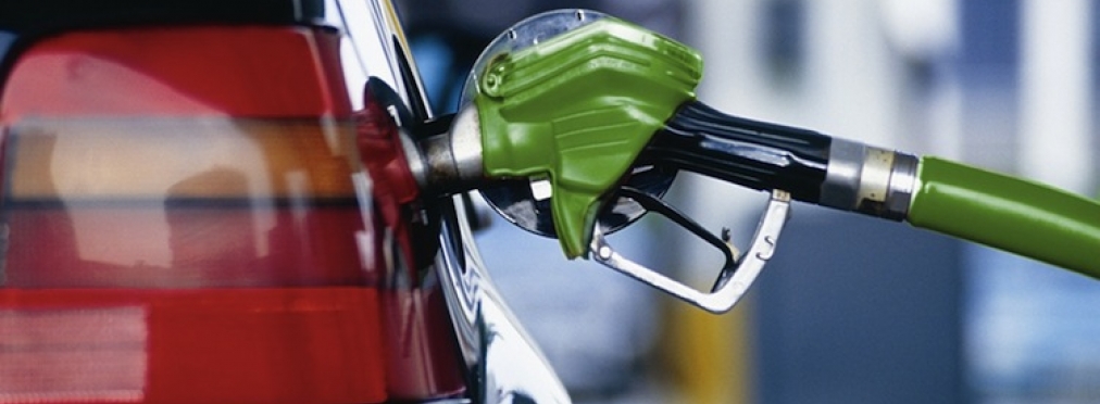 Цены на бензин в Европе все ниже