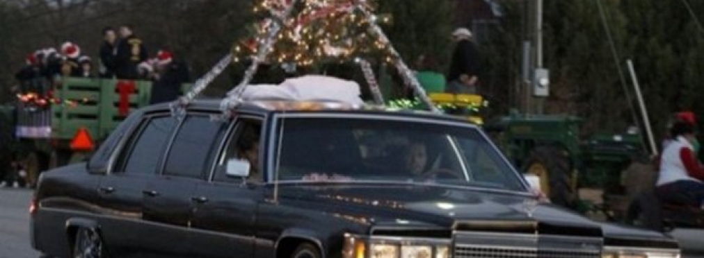 Праздника много не бывает - лучшая подборка фото новогоднего декора автомобилей