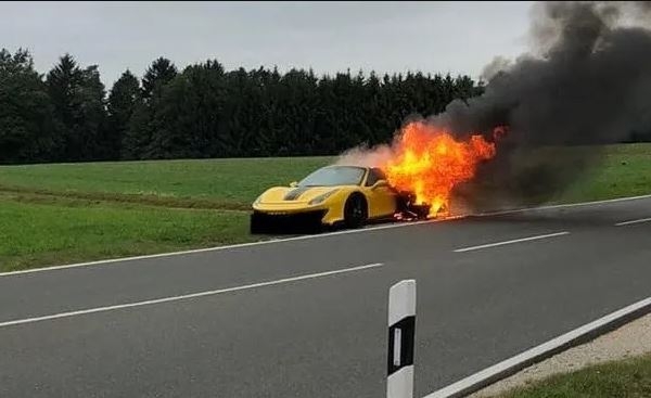 Новенький Ferrari 488 Pista сгорел дотла во время движения