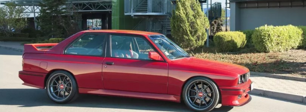 Болгарское ателье построило BMW M3 с салоном в стиле Golf GTI
