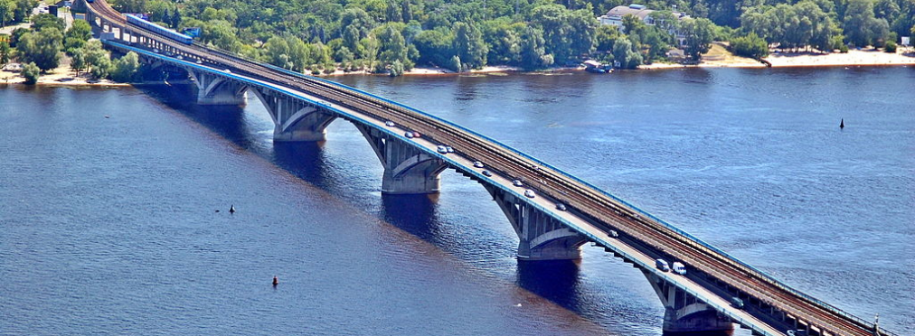 В Киеве собрались ремонтировать мост Метро