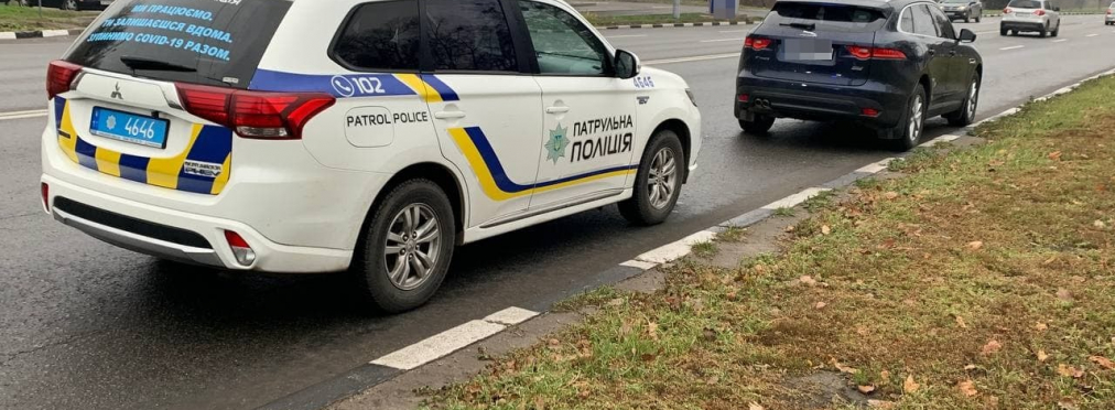 В Украине у злостного нарушителя ПДД забрали Jaguar
