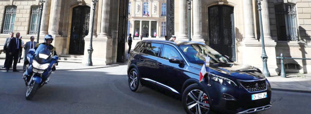В День взятия Бастилии Президент Франции выбрал новый Peugeot 5008