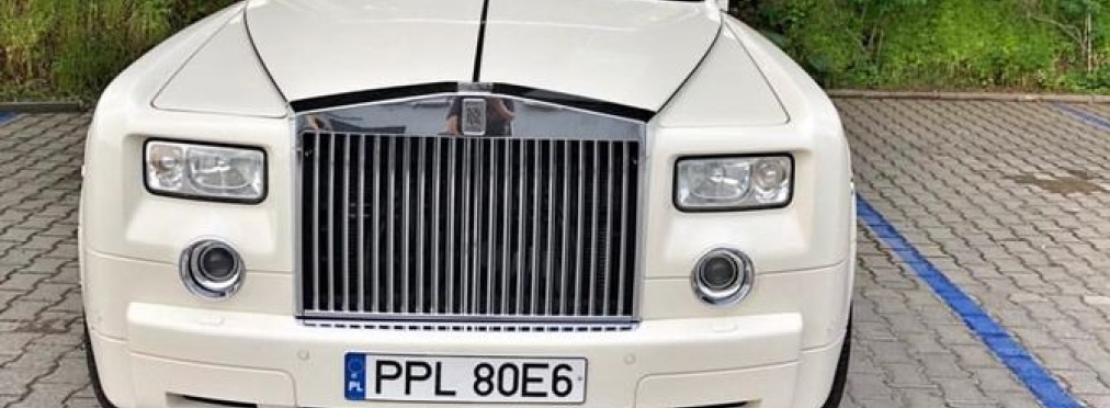 Нерастаможенный Rolls-Royce стал «героем парковки»